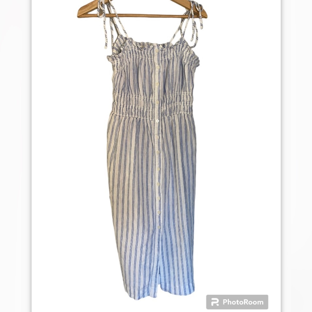 Woman’s Universal thread white and blue striped linen sun dress. Size M